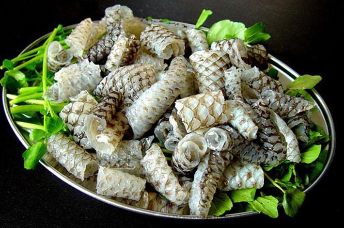 Thế nhưng, da cá không nhiều nên nếu tích lũy cũng chỉ là một lượng rất nhỏ. Dù vậy, bạn vẫn nên hạn chế ăn một cách chừng mực. Ảnh: Internet.