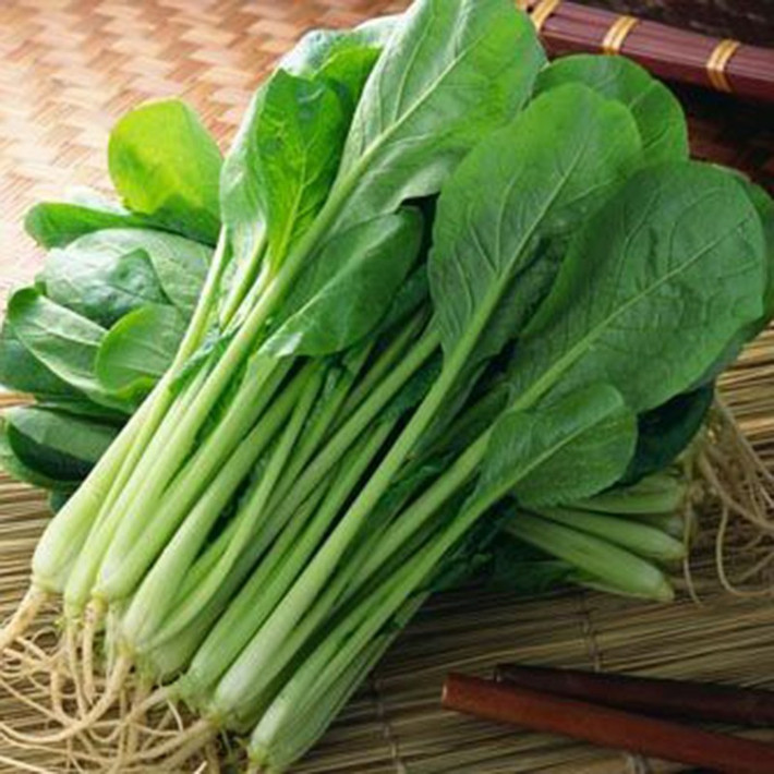Khi bạn cầm trên tay bó cải non mơn mởn, lá xanh ngắt, không dấu vết của sâu bọ và phần thân chắc mập, đều tăm tắp một cách bất thường, đó chính là rau cải được bón nhiều phân đạm nitrat. Bạn không nên sử dụng loại cải này, nhất là ăn sống.