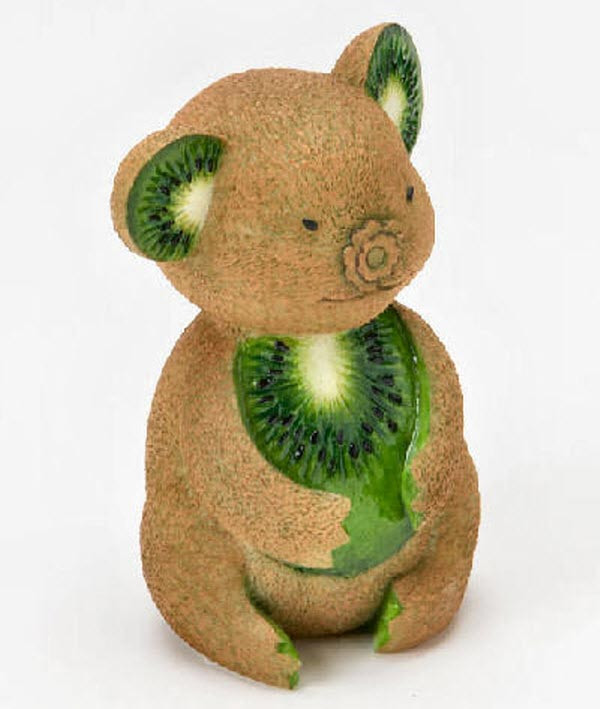 Chú gấu túi koala làm từ kiwi giống y thật. Ảnh: Internet.