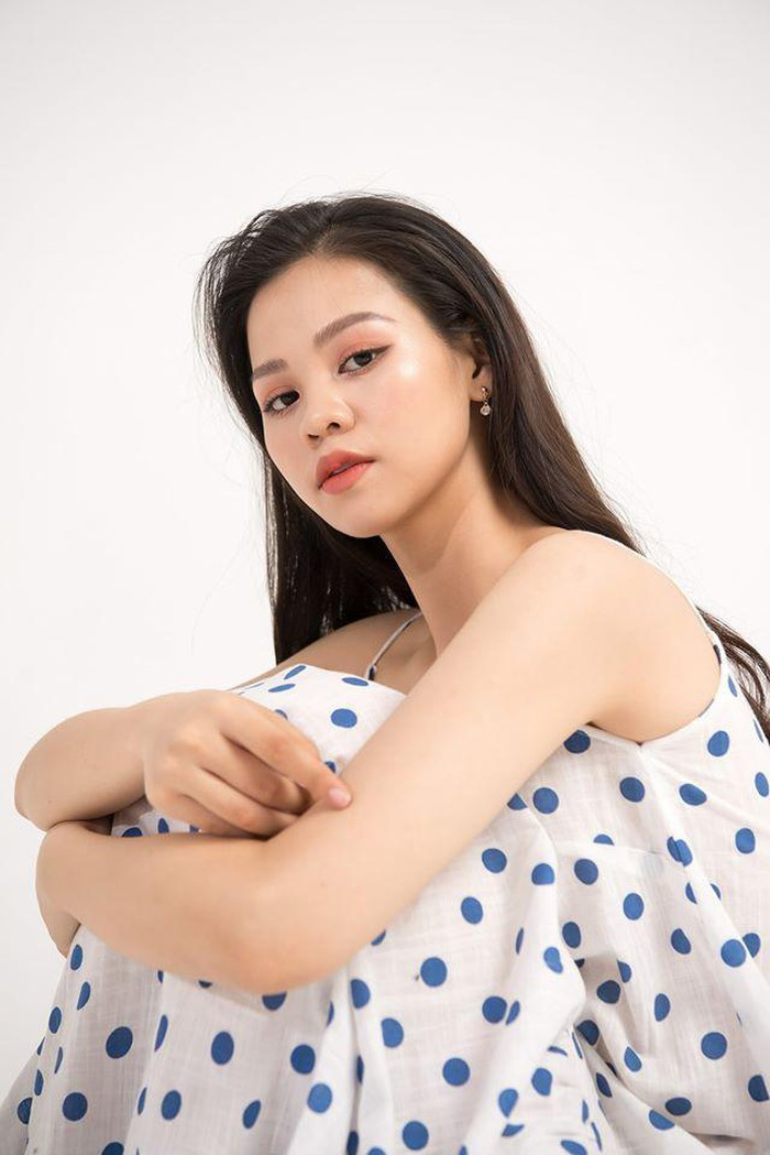 Về chế độ dinh dưỡng, Minh Thư loại bỏ hoàn toàn tinh bột xấu. Thay thế vào đó, cô sử dụng bún, cơm, phở bằng gạo lứt, bánh mỳ nguyên cám, yến mạch cho các bữa ăn hàng ngày.