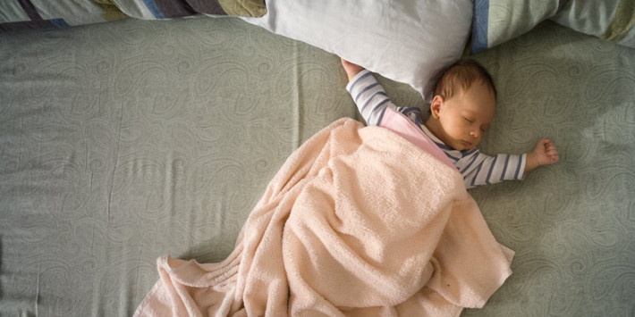 Mỗi ông bố cần hiểu rằng chăm sóc một em bé sẽ khiến các bà mẹ kiệt sức. Do vậy, các ông bố nên tìm hiểu động viên và chia sẻ với vợ mình.
