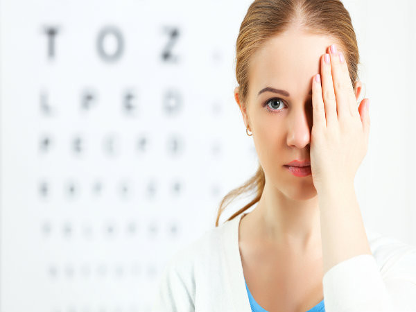 Nha đam giàu vitamin A, giúp trẻ hóa các tế bào thị lực và cũng có thể bôi trơn mắt. Tuy nhiên, hỗn hợp nha đam mật ong chỉ dùng để uống, không được bôi lên mắt.
