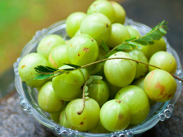 Quả lý gai có tính chất điều trị chứng yếu cơ. Bạn có thể ăn sống hoặc trộn chúng với mật ong để giảm bớt vị chua.