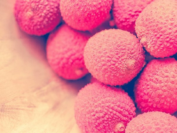 Vải thiều là một trong những loại trái cây có hàm lượng vitamin C cao nhất. Loại quả ngọt thơm này cũng được rất nhiều người yêu thích.