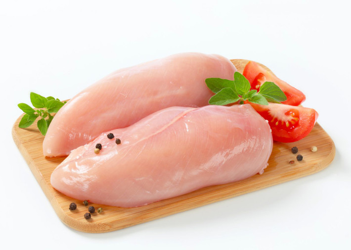 Một loại thực phẩm lành mạnh bổ sung DHA cho con đó là thịt ức gà. Phần thịt này không những có chứa DHA mà còn rất ít chất béo nên tốt cho hệ tiêu hóa của con bạn.