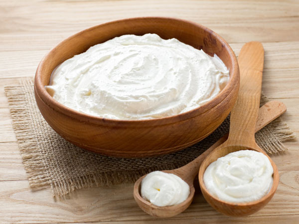 Sữa chua giàu protein, carbohydrate và chất béo. Bạn có thể tăng thêm trọng lượng bằng cách thêm sữa chua trong chế độ ăn uống.