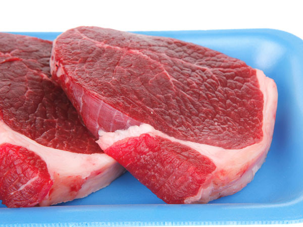 Thịt đỏ giúp xây dựng cơ và tăng trọng lượng do hàm lượng protein của chúng. Thịt bò hoặc thịt cừu sẽ giúp bạn tăng cân vì chúng có nhiều calo và chất béo hơn thịt nạc.