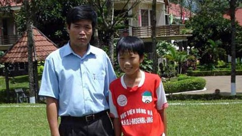 Tiền vệ người Tuyên Quang đến với niềm đam mê bóng đá từ năm 6 tuổi.