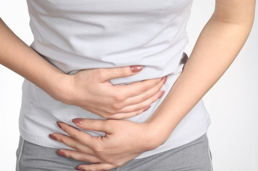 Bệnh Chlamydia là căn bệnh đáng sợ dễ lây nhiễm từ gái bán dâm. Căn bệnh này lây qua đường tình dục phổ biến nhất do vi khuẩn gây ra, ảnh hưởng đến khoảng 3 triệu dân Mỹ. Tỷ lệ này cao nhất ở thiếu nữ 15-19 tuổi. Bệnh thường gây tiết dịch bất thường ở cơ quan sinh dục và gây đau rát khi đi tiểu.