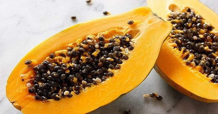 Vì hạt đu đủ rất giàu tính chất kháng khuẩn, bạn không nên ăn quá nhiều nếu không nó có thể gây ra các tác dụng phụ như tiêu chảy. Chỉ nên ăn 1 đến 2 thìa hạt đu đủ mỗi ngày.