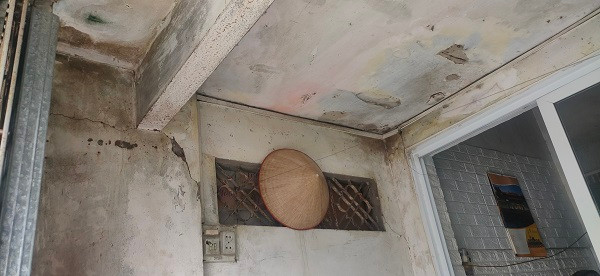 Theo phản ánh của người dân thuộc tổ dân phố Nhuệ Giang, dự án treo cũng đồng nghĩa với việc đời sống sinh hoạt của nhân dân trong vùng giải phóng mặt bằng gặp vô vàn khó khăn, luôn phải sống trong thấp thỏm, lo âu.