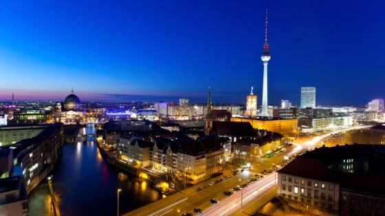 Thủ đô Berlin có diện tích lớn hơn 9 lần so với thủ đô Paris (Pháp) cũng như có nhiều cây cầu hơn so với Venice, Italy.