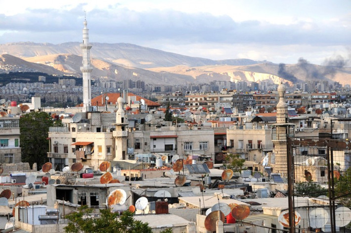 Damascus là thành phố lớn nhất ở Syria, ra đời vào năm 4300 TCN. Tuy nhiên, một số chuyên gia cho rằng Damascus được thành lập vào khoảng năm 10000 TCN.