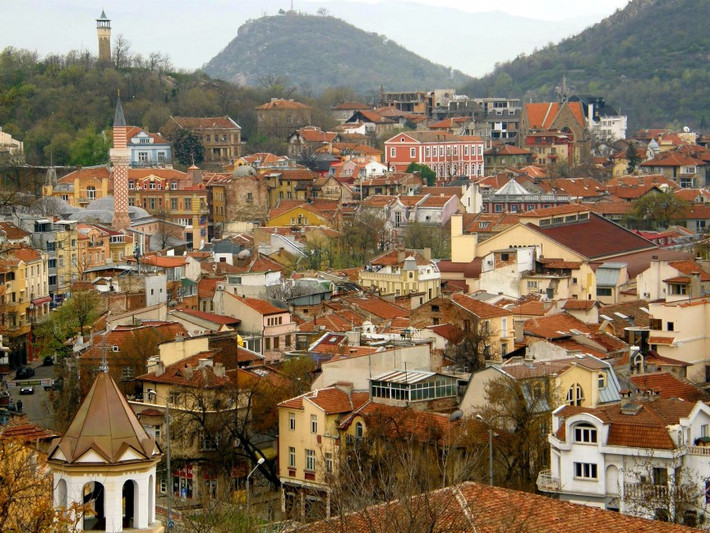 Thành phố cổ Plovdiv ở Bulgaria từng được biết đến với tên gọi Philippoupolis, được thành lập vào hơn 6000 năm trước. Thành phố này từng thuộc quyền kiểm soát của người Tracian trước khi rơi vào tay đế chế La Mã.