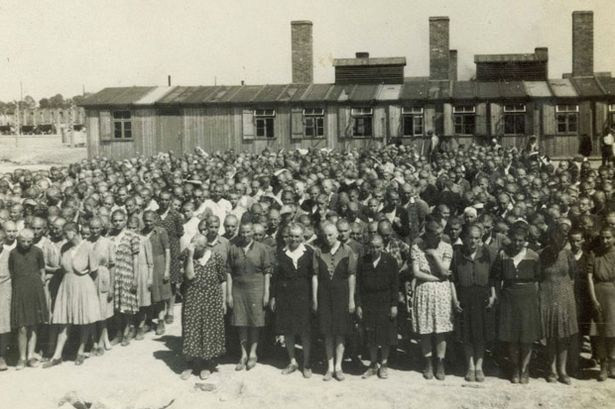 Một trong những trại tập trung đầu tiên được chính quyền phát xít Đức mở đó là Dachau. Trại tử thần này bắt đầu họa động từ ngày 20/3/1933.