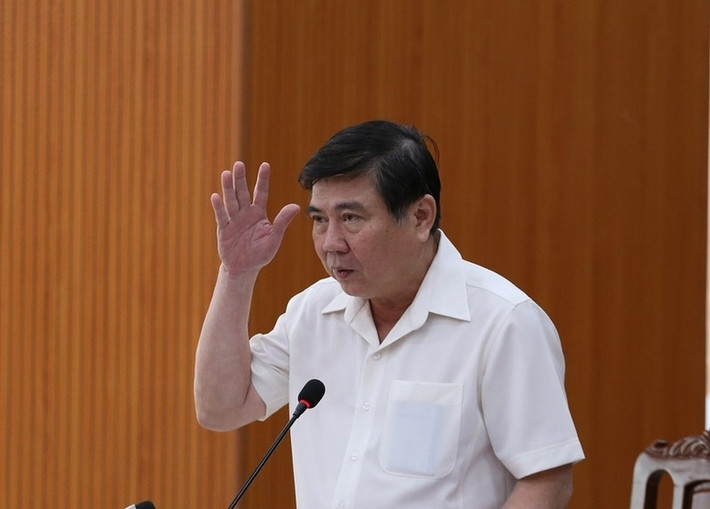Ngày 8/7/2022, ông Nguyễn Thành Phong bị Bộ Chính trị quyết định thi hành kỷ luật bằng hình thức cảnh cáo.