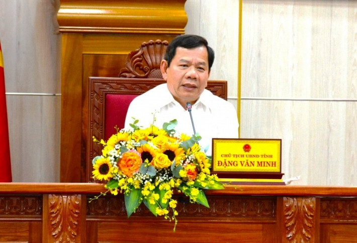 Ông Đặng Văn Minh (SN 1966), quê ở xã Phổ An, huyện Đức Phổ, Quảng Ngãi, trình độ cử nhân luật kinh tế.