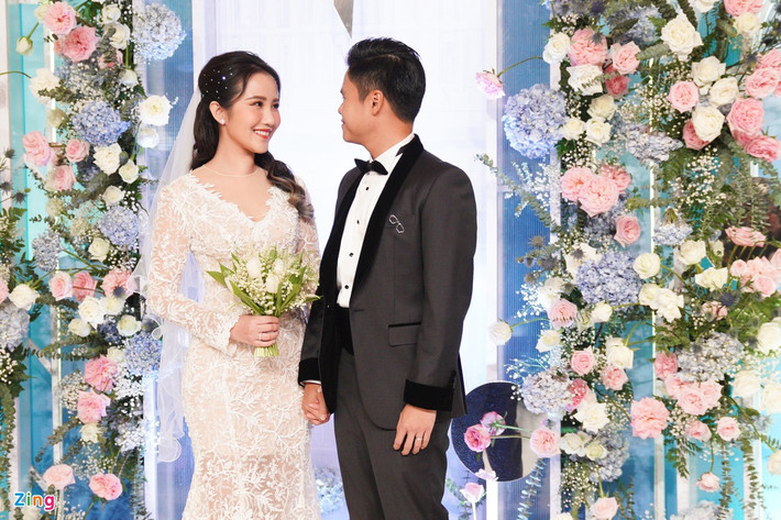 Tối 29/1, đám cưới Phan Thành và Primmy Trương diễn ra tại một trung tâm hội nghị sang trọng ở quận 1 (TP.HCM). Tiệc cưới bắt đầu từ lúc 17h30 với sự tham dự của nhiều doanh nhân, nghệ sĩ nổi tiếng.