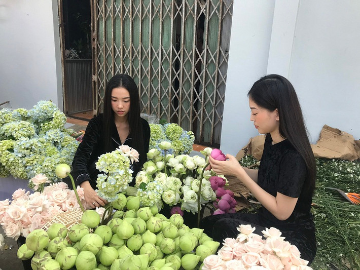 Đăng quang ngôi vị Á hậu tại Hoa hậu Việt Nam 2020, Thúy An chiếm được tình cảm của khán giả bởi vẻ đẹp dịu dàng, ngọt ngào.