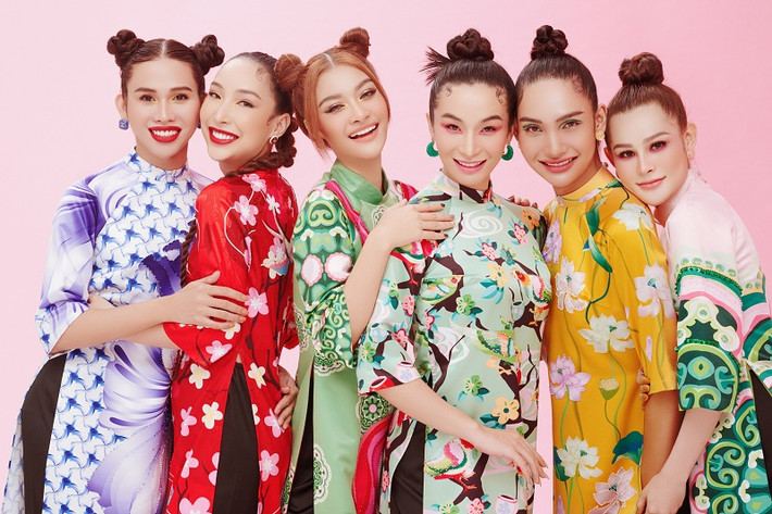 Không khí đón năm mới, sắc xuân ngập tràn qua trang phục áo dài cách tân.