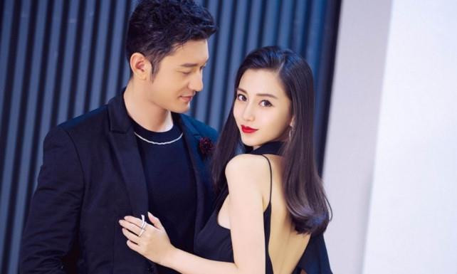 Sina nhận xét hành trình từ yêu đương đến kết hôn kéo dài 11 năm của Huỳnh Hiểu Minh và Angelababy bị bủa vây bởi vô số scandal, hiếm khi nào "sóng yên biển lặng". Cả hai có lúc bị đánh giá là "đôi vợ chồng chiêu trò và lắm thị phi" của showbiz Hoa ngữ. Trên mạng xã hội, khán giả cho rằng cặp sao là những "nhà đầu tư" khi chuyên kinh doanh chuyện tình cảm, lợi dụng sức mạnh truyền thông để duy trì tên tuổi.