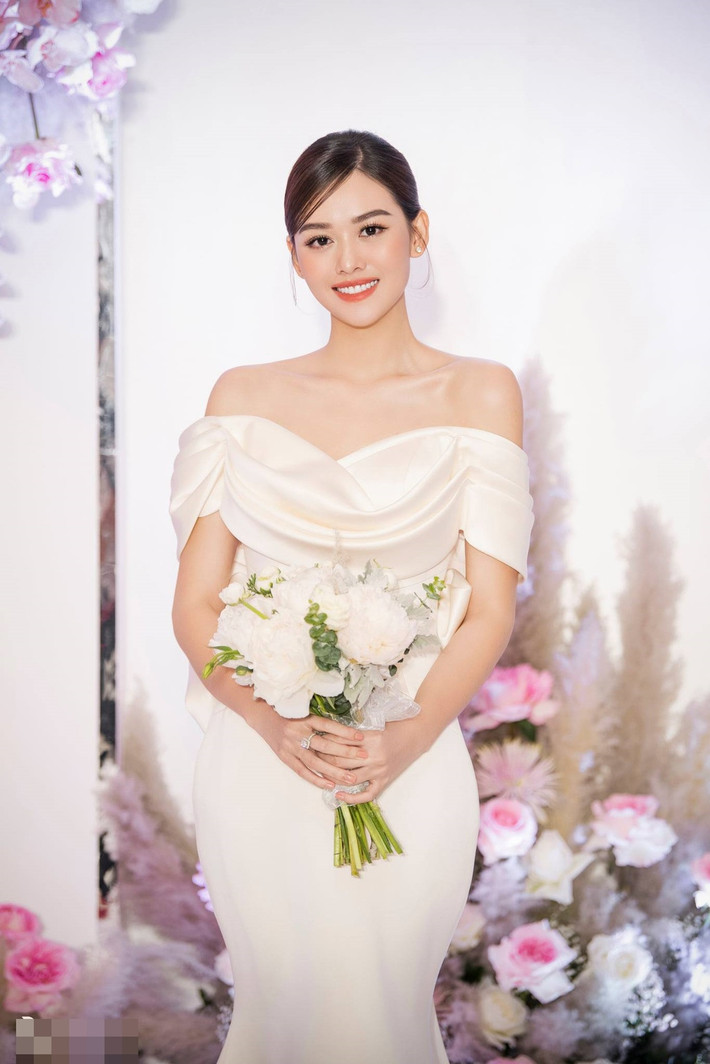 Sau khi kết hôn, Tường San cho biết sẽ hạn chế tham gia các hoạt động showbiz. (Ảnh: Lê Chí Linh)