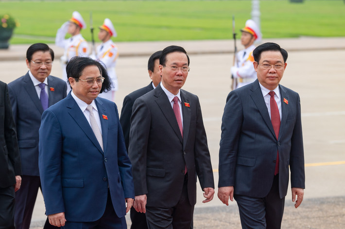Tham dự lễ viếng có các đồng chí: Chủ tịch nước Võ Văn Thưởng; Chủ tịch Quốc hội Vương Đình Huệ; Thủ tướng Chính phủ Phạm Minh Chính; Thường trực Ban Bí thư, Trưởng Ban Tổ chức Trung ương Trương Thị Mai; Phó Chủ tịch Thường trực Quốc hội Trần Thanh Mẫn cùng các Phó Chủ tịch Quốc hội, thành viên Ủy ban Thường vụ Quốc hội và các đại biểu Quốc hội.
