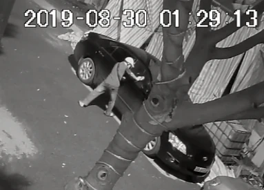 Ô tô trong KĐT Vân Canh bị trộm phá cửa kính, trộm cắp