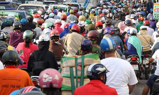 Muôn kiểu “tìm đường” rời TP HCM nghỉ lễ 2/9 giữa biển người xe