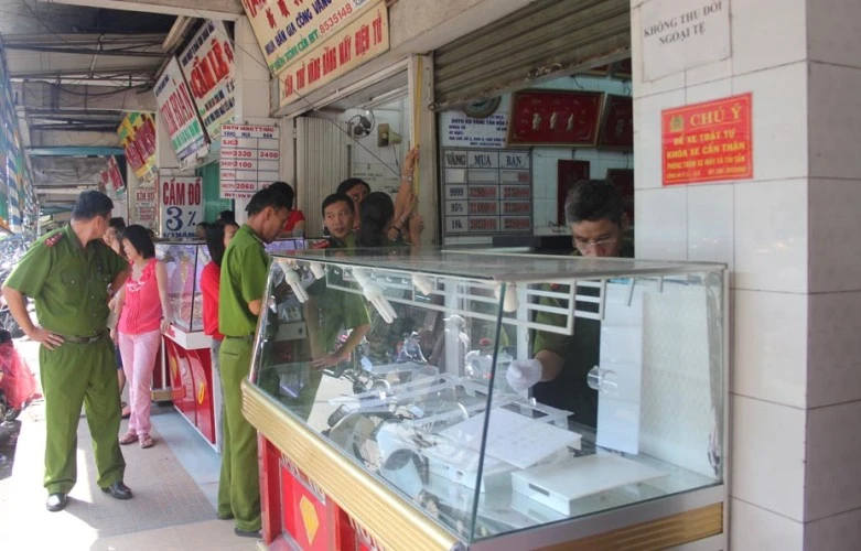 Gần 3 tỷ tiền vàng "không cánh mà bay"