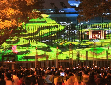 Mãn nhãn với màn biểu diễn ánh sáng trước Dinh Thống Nhất