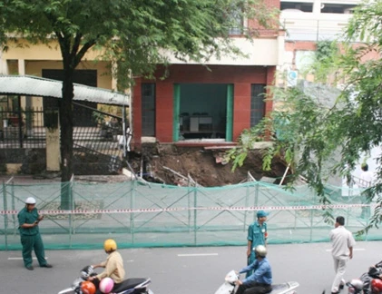 "Hố tử thần khủng” bất ngờ xuất hiện tại TP HCM