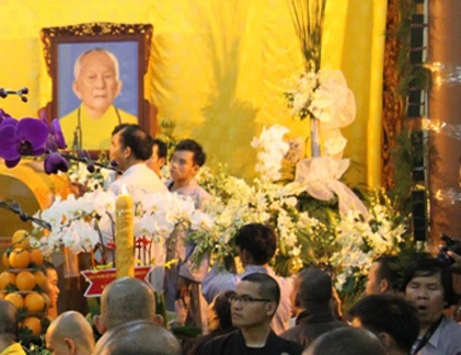 Clip: Lễ nhập kim quan Đại lão HT.Thích Trí Tịnh