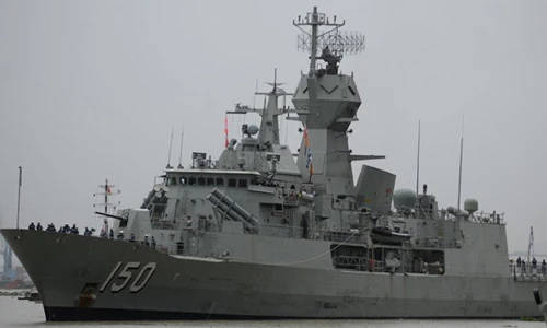 Ngắm tàu hộ vệ Australia đang ở thăm TP HCM
