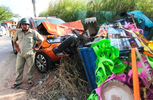 Ôtô gây tai nạn kinh hoàng, 2 người trên xe ba gác thương vong