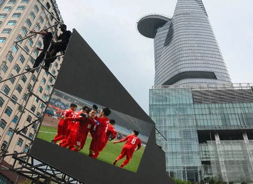 Tất bật “đưa” trận chung kết U23 Việt Nam - Uzbekistan về phố đi bộ