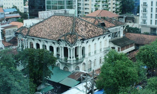 Biệt thự cổ nghìn tỷ 3 mặt tiền của 2 cụ bà 80 tuổi