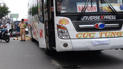 Xe Cúc Tùng cán chết người, nhà xe hốt hoảng...che biển số