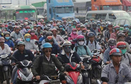 Ảnh: Kẹt xe “kỷ lục” trên nhiều tuyến đường vào cảng lớn nhất Sài Gòn