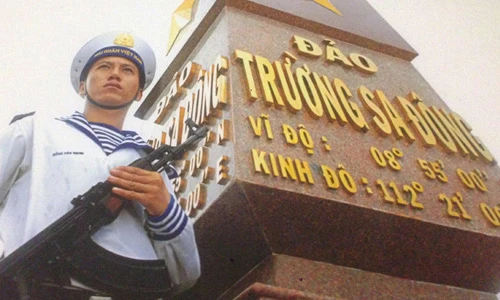 Ngắm bộ ảnh đẹp gây xúc động về người lính cụ Hồ