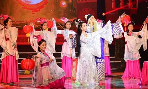 16 thí sinh quậy tưng sân khấu "Tài tử tranh tài"