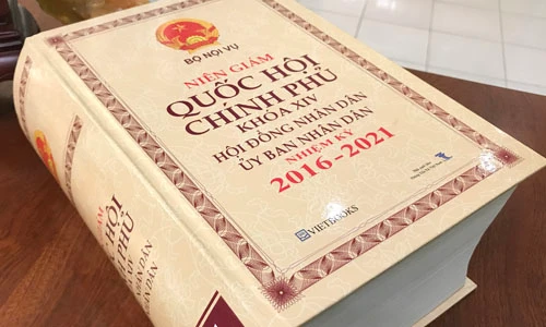 Sách “Niên giám” công khai số ĐTDĐ các cấp Lãnh đạo