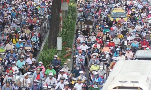 Đường phố TP HCM kẹt cứng trước kỳ nghỉ lễ 30/4