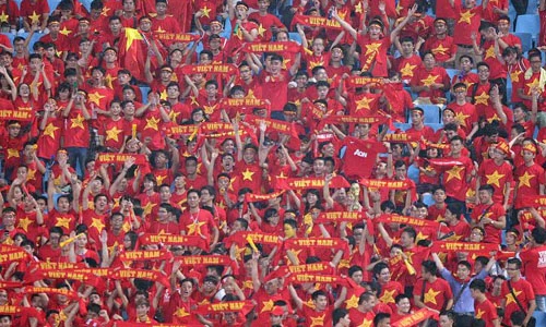 Cổ vũ U19 VN, TP HCM nóng như “chảo lửa” Mỹ Đình