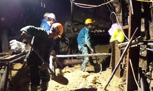  Ảnh hiện trường ngày thứ 3 cứu nạn nhân sập hầm thủy điện