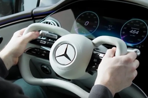 Vô lăng kiểu Tesla sắp xuất có trên xe sang Mercedes-Benz? 