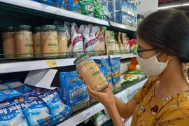 [VIDEO] Đường lậu bủa vây Lao Bảo Quảng Trị, ngành mía đường lao đao giá chạm đáy