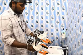 [VIDEO] Người Ấn đào tạo robot thay thế chính mình với giá 2 USD/giờ