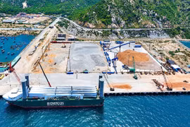 Các dự án hạ tầng như Ninh Thủy, Du Long, Phước Nam, Dốc Đá Trắng, Trảng É 2 đang được tỉnh Khánh Hòa thúc đẩy tiến độ thu hút đầu tư và lấp đầy trong năm 2026.
