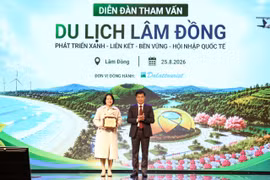 Tại diễn đàn ngày 25/8, lãnh đạo tỉnh Lâm Đồng nhấn mạnh mục tiêu đưa du lịch thành ngành kinh tế mũi nhọn, song hành với công nghiệp và nông nghiệp cao.